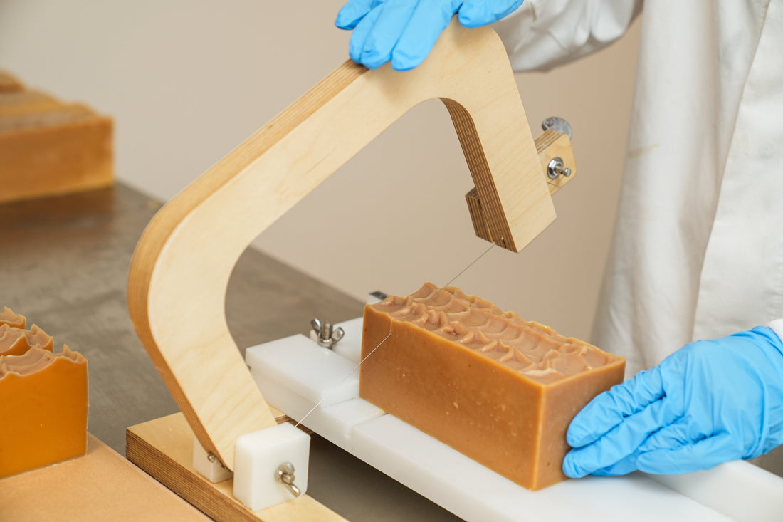 Découpe de savon saponifié à froid KELAIO
